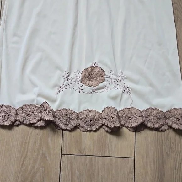 VINTAGE Cream Slip Dress with Brown Lace Size XS - Picture 3 of 8
